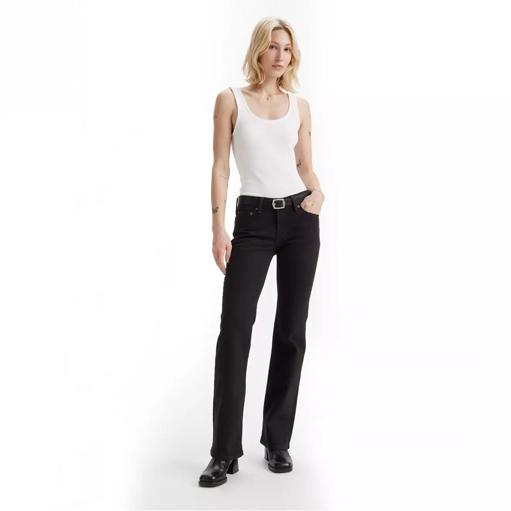 NWT Levi’s superlow bootcut women’s jeans size 24”x32”